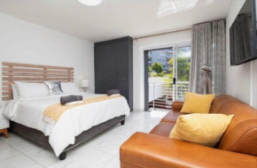 Trendy Green Point Retreat